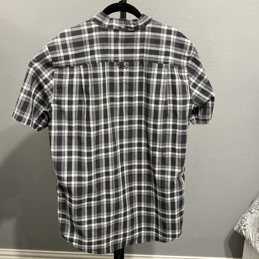 Men’s Hurley button down. - Picture 4 of 4